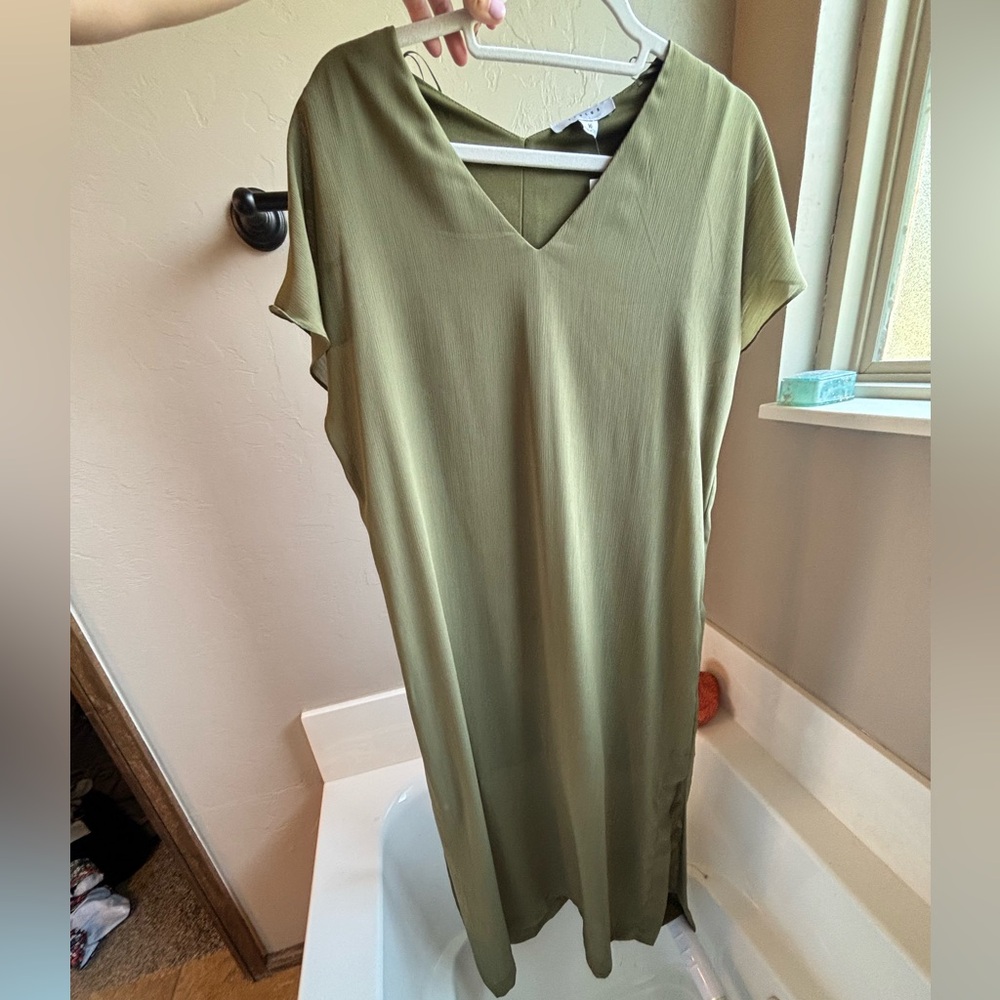 Green maxi dress